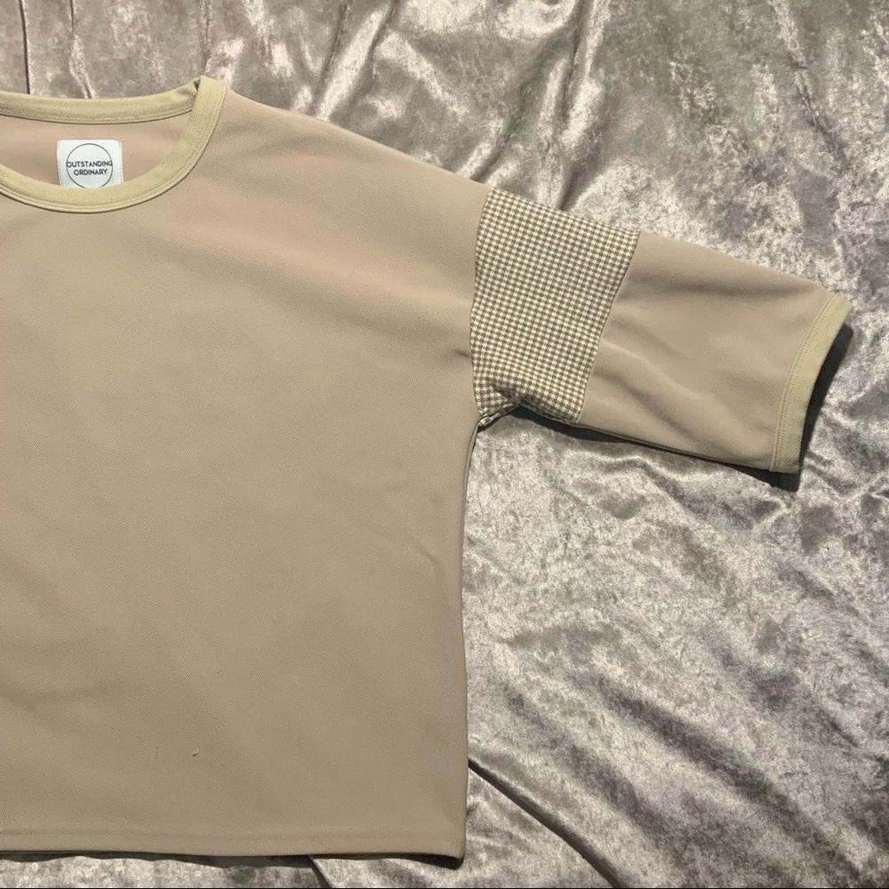 ✨Korean brand outstanding ordinary beige sweater✨